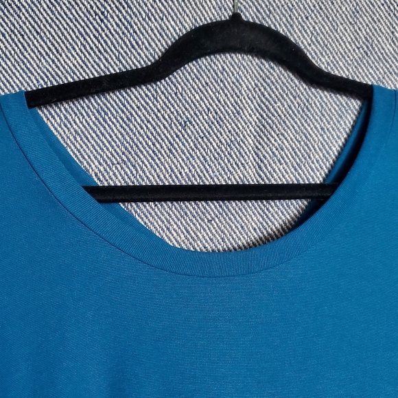 TS : Large - Blue/Dark Teal - Reversible V-Neck AND Scoop-Neck Long Sleeve - EUC - Picture 5 of 7